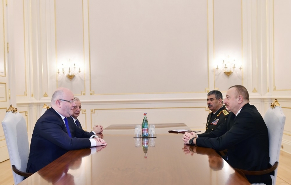 President Ilham Aliyev received Georgian defense minister VIDEO