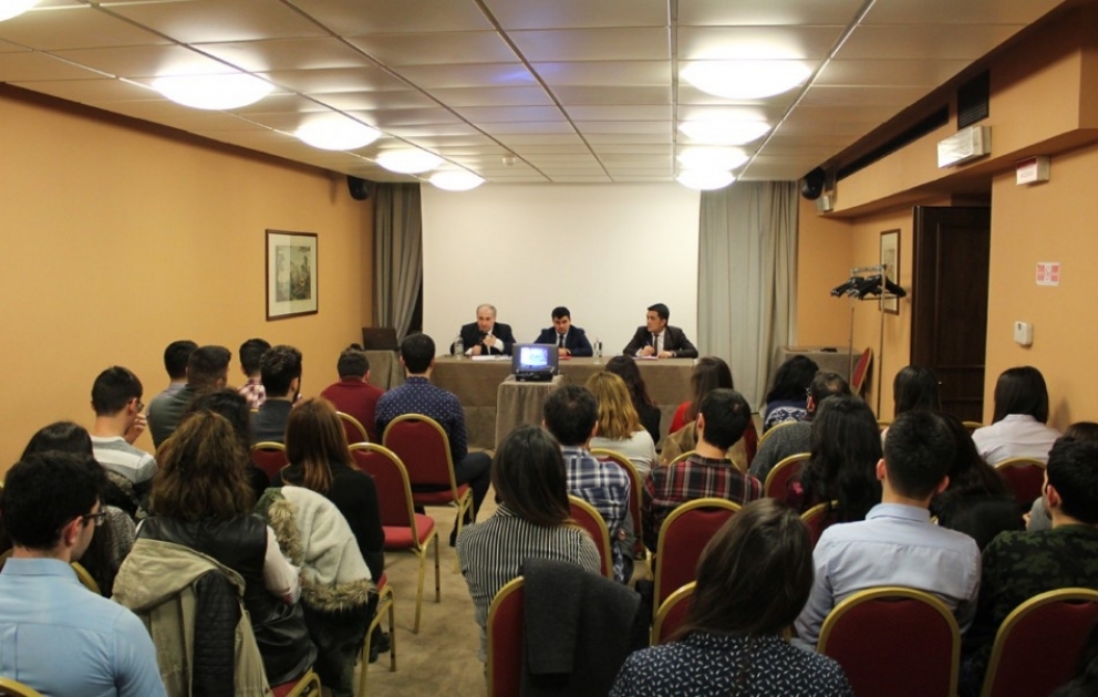 Romada azərbaycanlı tələbələrin İtaliya cəmiyyətinə inteqrasiyası mövzusunda seminar keçirilib VİDEO