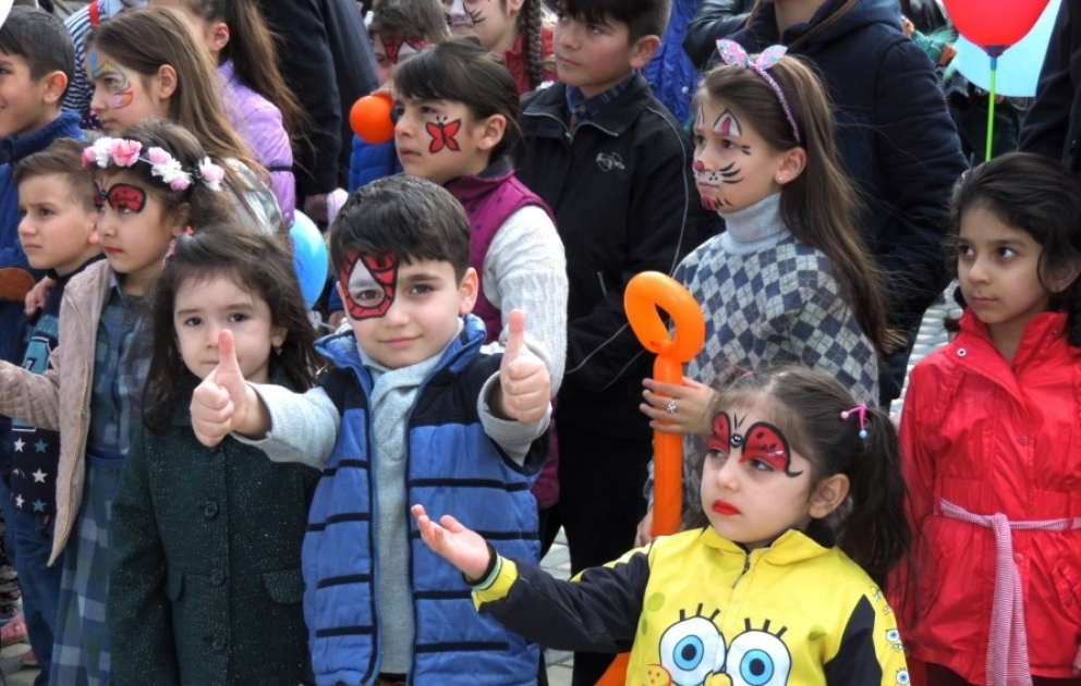 Gəncədə keçirilən “Atalar və qızlar” festivalı maraqla qarşılanıb VİDEO