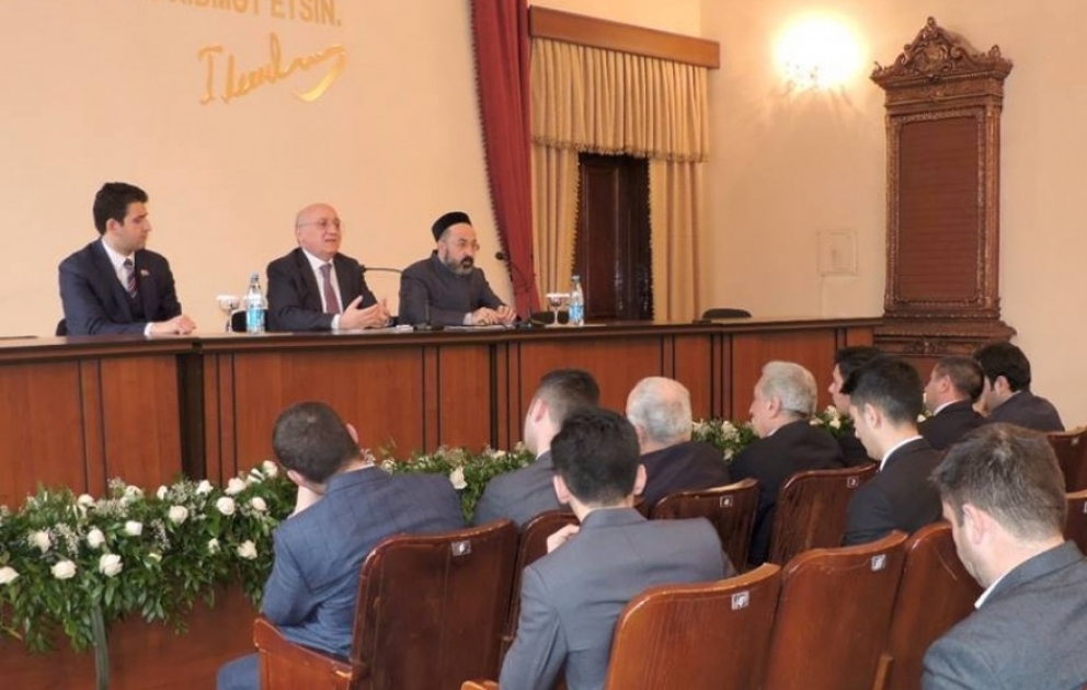 Gəncədə “Azərbaycanın dövlət-din modeli: əsas istiqamətlər” mövzusunda konfrans keçirilib VİDEO