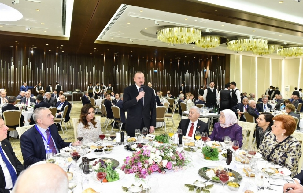 Un banquet officiel donné en l’honneur des participants du VIe Forum global de Bakou VIDEO