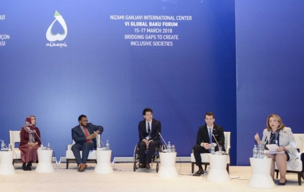 Qlobal Bakı Forumunun 3-cü gününün ilk panel iclası: Nəsillər arasındakı boşluqlar: Gənclər danışır, biz dinləyirik VİDEO