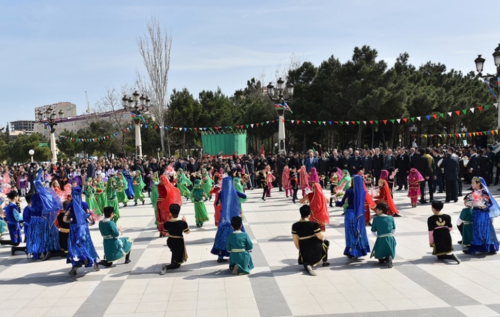 Sumqayıtda Novruz şənliyi - FOTOLENT VİDEO