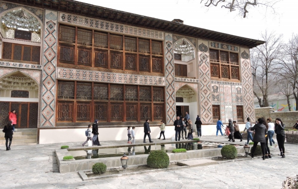 Bayram tətili günlərində Şəkiyə gələn əcnəbi turistlər arasında ruslar üstünlük təşkil edir VİDEO