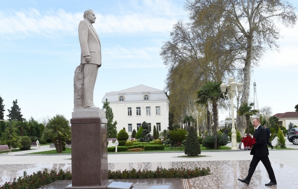 Le président Ilham Aliyev est en visite à Barda VIDEO