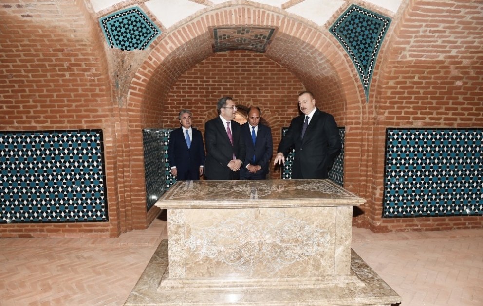 Präsident Ilham Aliyev inspiziert Barda-Mausoleum und Torpakala-Komplex nach vollständiger Restaurierung VIDEO