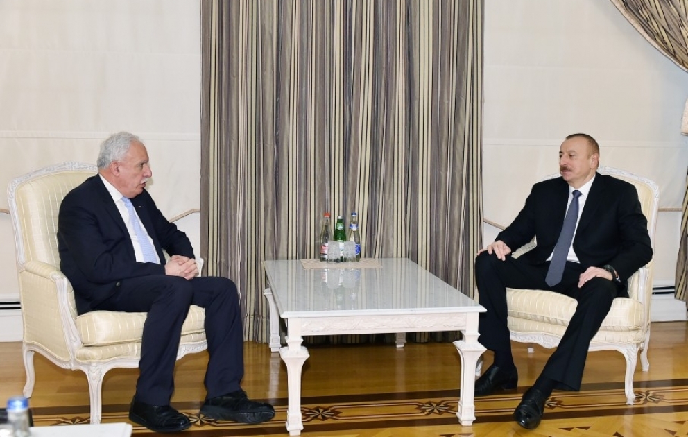 Präsident Ilham Aliyev empfängt palästinensischen Außenminister VIDEO