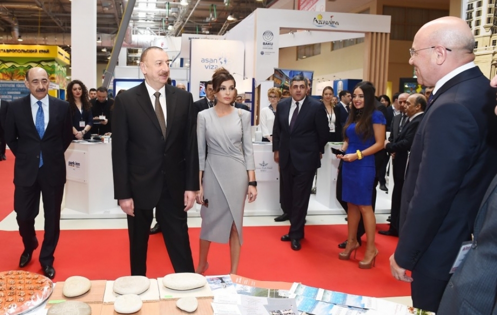 Präsident Ilham Aliyev besucht XVII. Internationale Tourismus-und Reisemesse “AITF-2018“ VIDEO