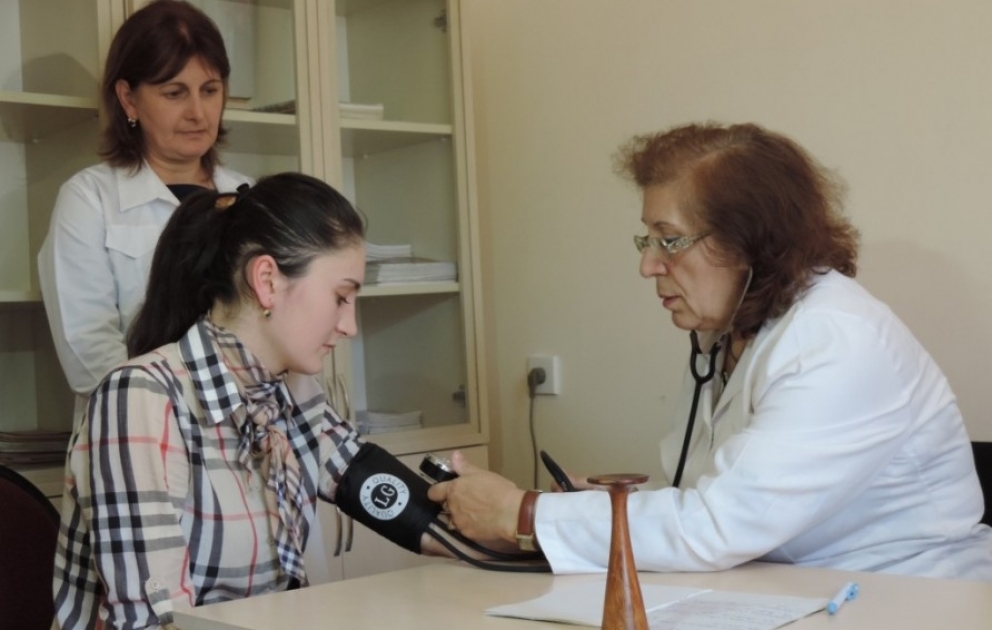 Səyyar briqadalar Qusarın kəndlərində əhalinin kütləvi tibbi müayinəsini davam etdirir VİDEO