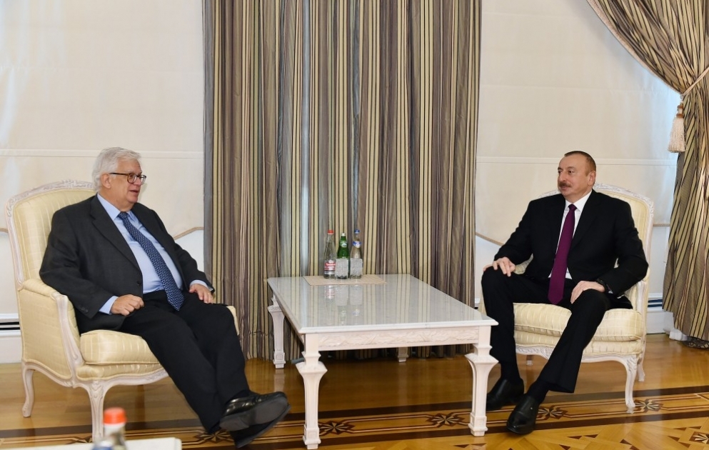 Staatspräsident Ilham Aliyev empfängt den Vizepräsidenten der Zentristisch Demokratischen Internationale Mario David VIDEO