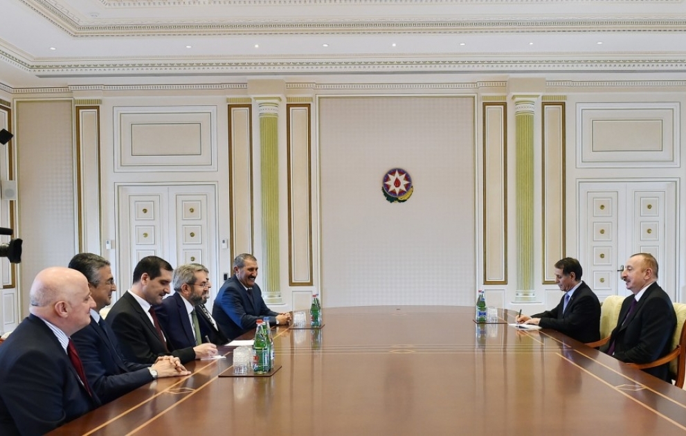 Le président Ilham Aliyev reçoit la délégation dirigée par le co-président du groupe interparlementaire d'amitié Turquie-Azerbaïdjan VIDEO