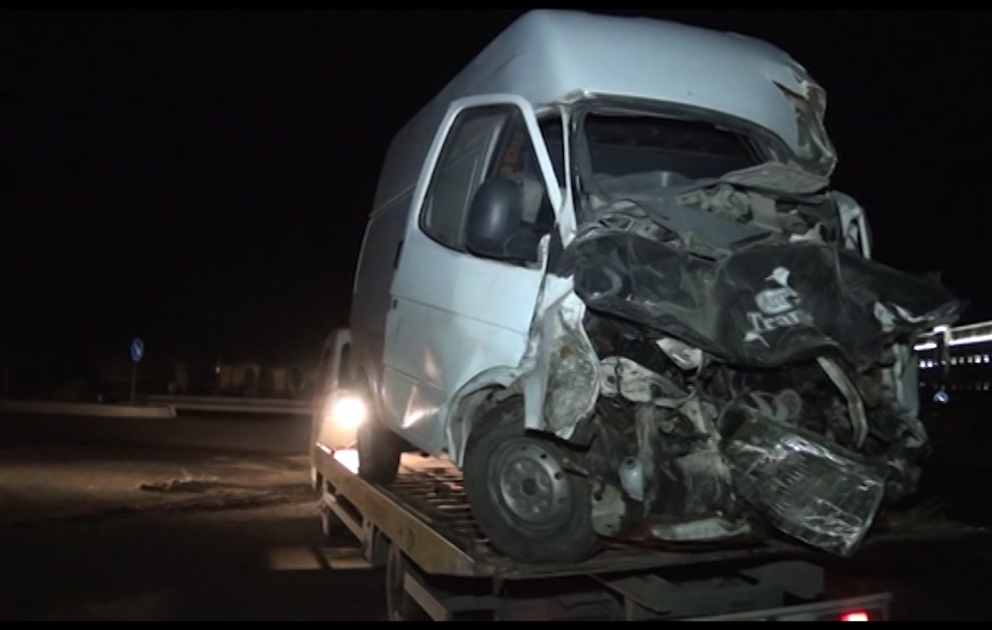 Yevlaxda baş verən yol qəzasında ölən və yaralananlar var VİDEO