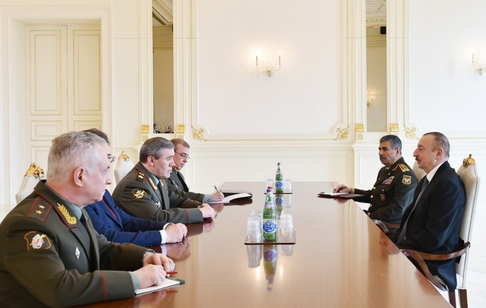 Staatspräsident Ilham Aliyev empfängt russische Delegation VIDEO
