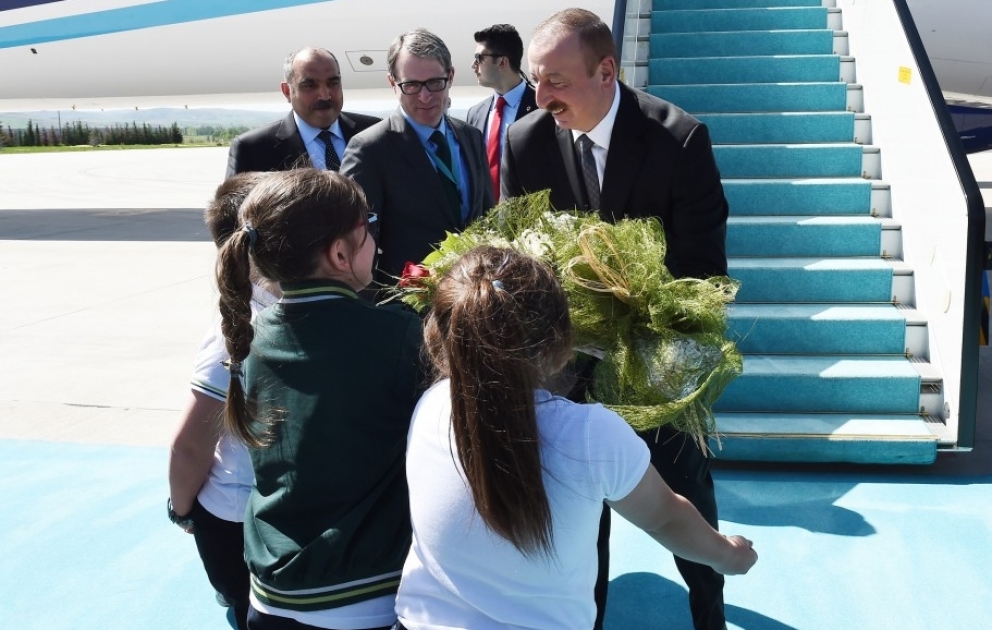 Le président azerbaïdjanais Ilham Aliyev entame une visite officielle en Turquie VIDEO