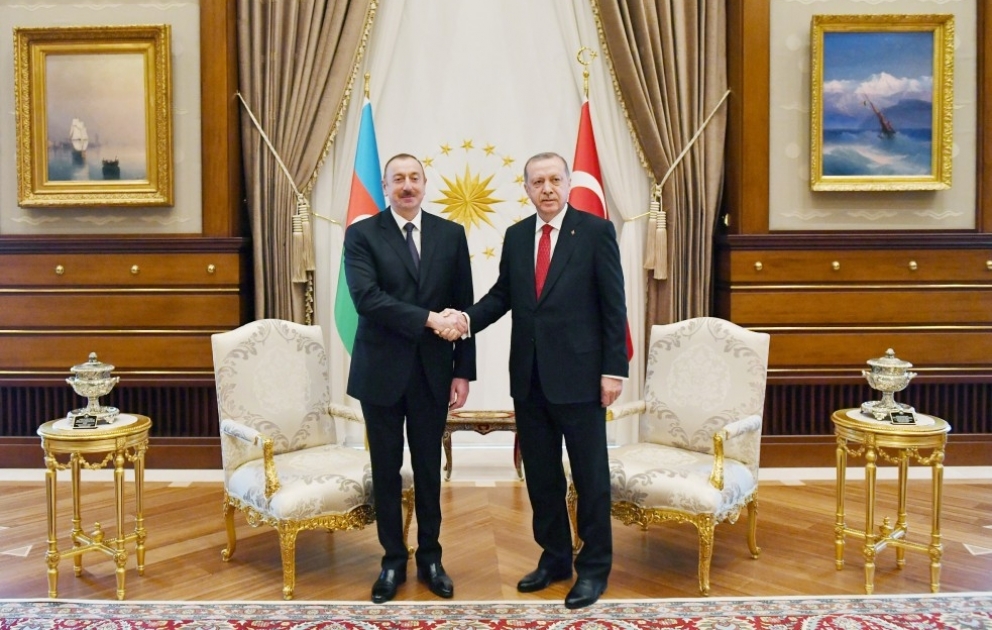 Staatpräsident Ilham Aliyev und Präsident Recep Tayyip Erdogan treffen sich unter vier Augen VIDEO