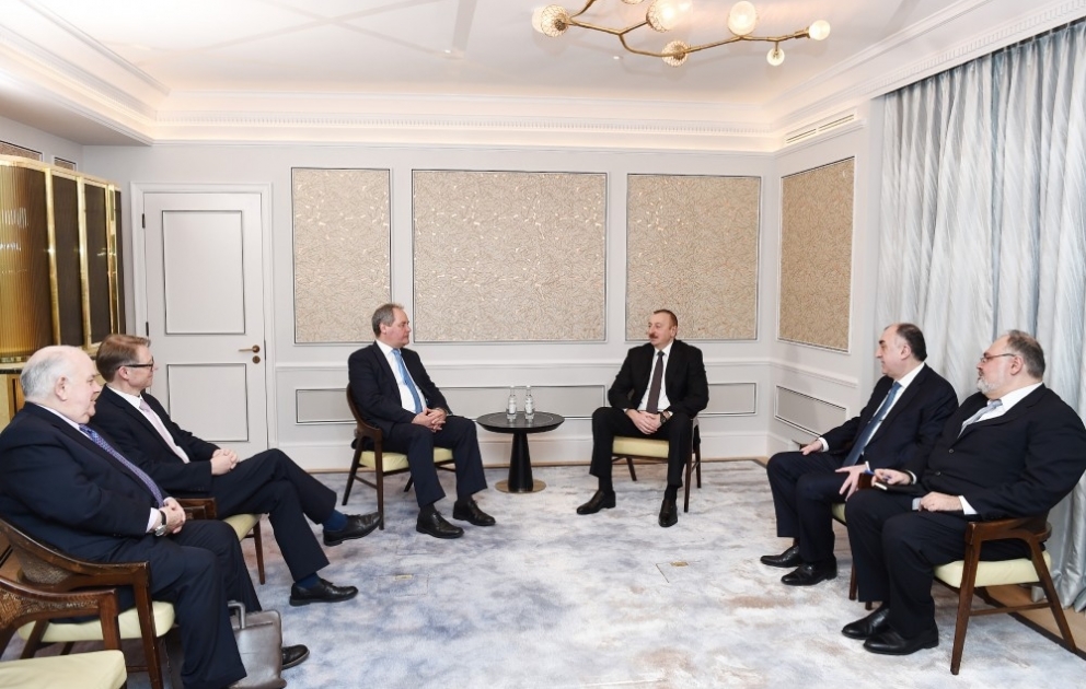 Президент Ильхам Алиев встретился с группой членов британского парламента ВИДЕО
