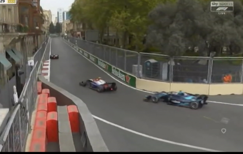 Bakıda Formula 2 üzrə birinci yarışa start verilib VİDEO