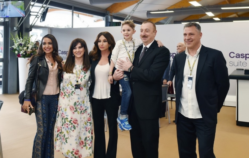 F1 Azerbaijan Grand Prix ended in Baku President Ilham Aliyev watched opening ceremony and final race VIDEO