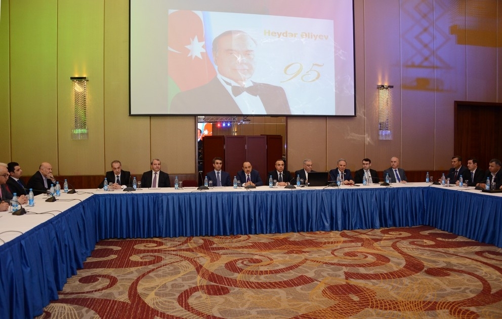 Bakıda “Heydər Əliyev və Azərbaycanın inkişaf konsepsiyası” mövzusunda elmi-praktiki konfrans keçirilib YENİLƏNİB VİDEO
