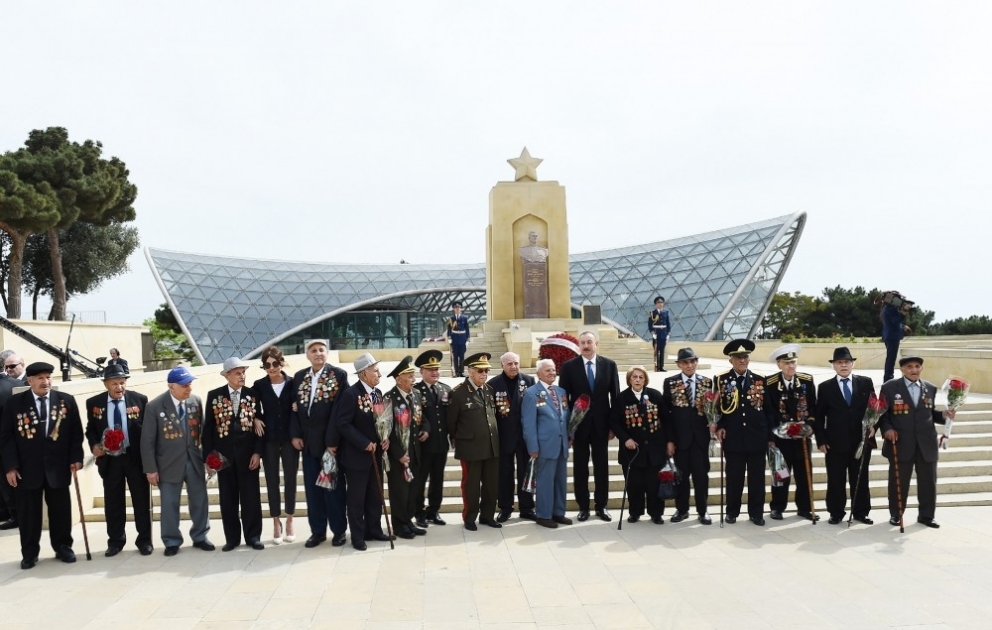 Le président Ilham Aliyev participe à la cérémonie organisée à l'occasion du Jour de la Victoire VIDEO
