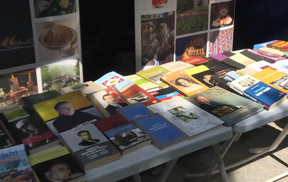 İstanbuldakı Heydər Əliyev Parkında keçirilən ədəbiyyat tədbirində Azərbaycan bölməsi yaradılıb VİDEO