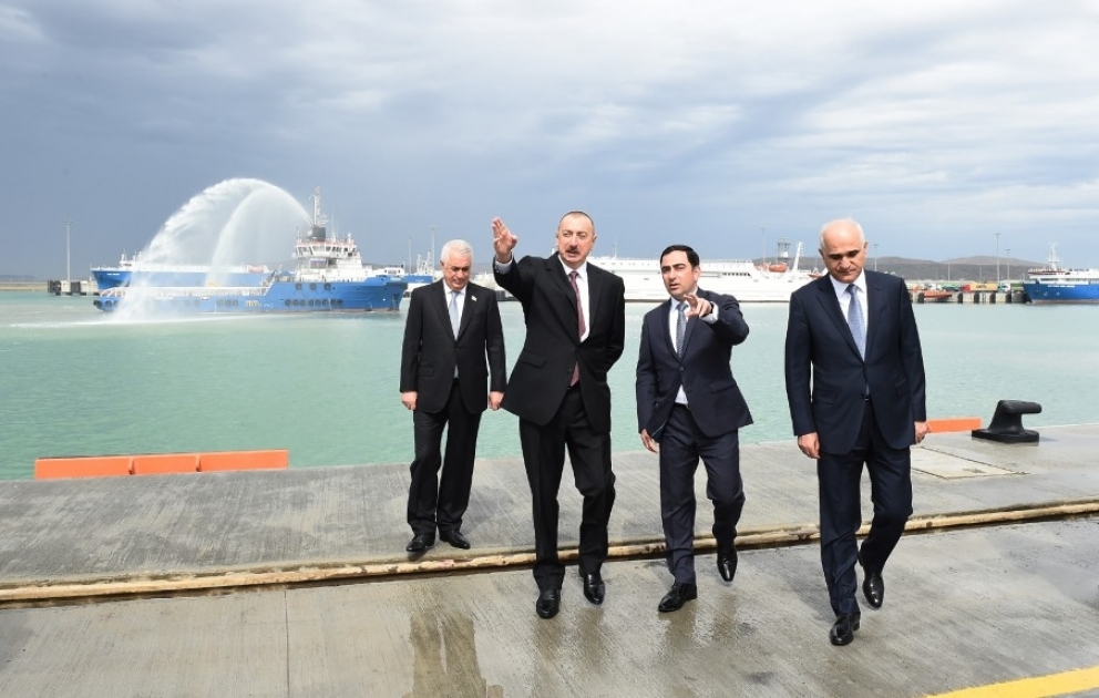 Le président de la République inaugure le Port de commerce maritime international de Bakou VIDEO