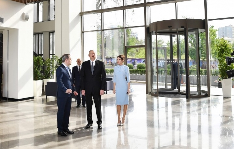 Prezident İlham ƏIiyev Bakıda Heydər Əliyev adına Müasir Təhsil Kompleksinin yeni binasının açılışında iştirak edib YENİLƏNİB VİDEO