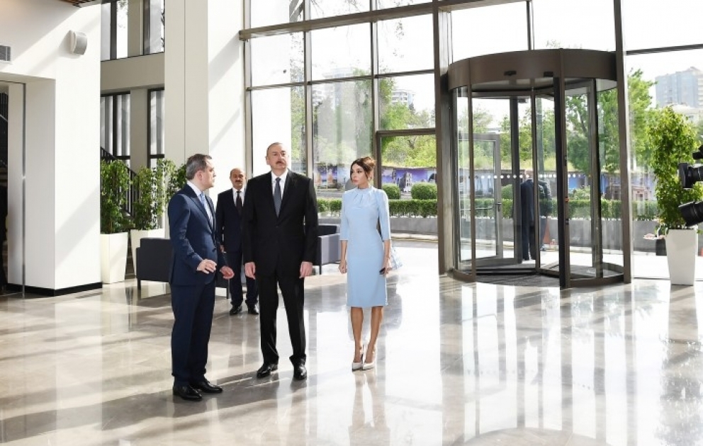 Президент Ильхам Алиев принял участие в открытии нового здания Современного образовательного комплекса имени Гейдара Алиева в Баку ОБНОВЛЕНО ВИДЕО