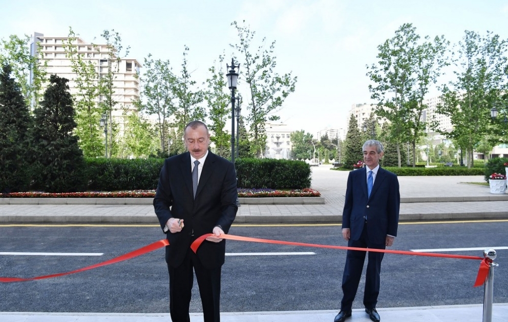 Le président Ilham Aliyev a participé à l’inauguration du nouveau bâtiment administratif du Parti Nouvel Azerbaïdjan VIDEO