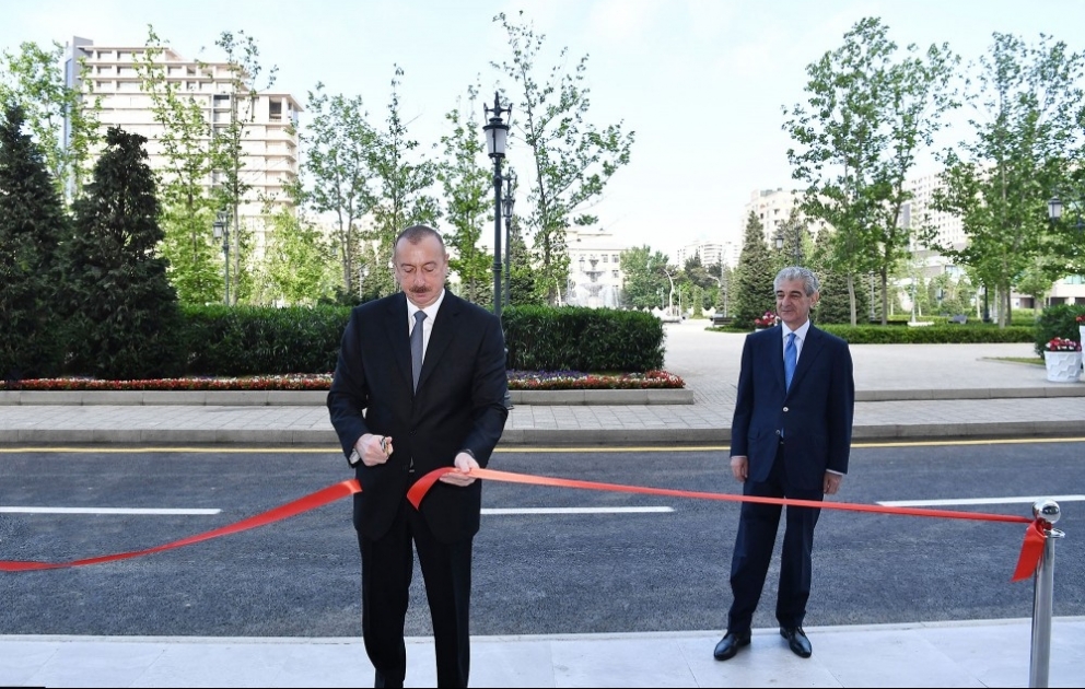 Präsident Ilham Aliyev weiht Verwaltungsgebäude der Partei Neues Aserbaidschan ein VIDEO