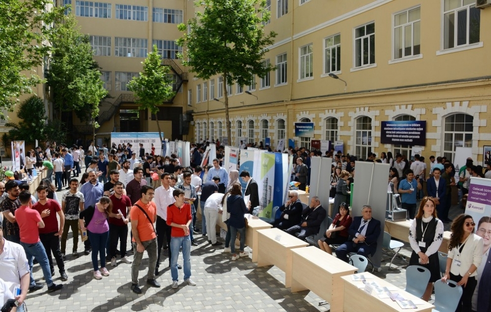 Azərbaycan Dövlət Neft və Sənaye Universitetində dördüncü məzun-karyera sərgisi açılıb  VİDEO