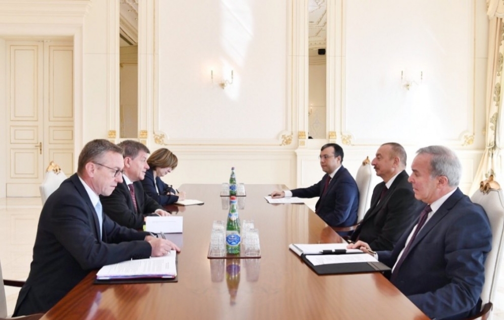 Präsident Ilham Aliyev empfängt Delegation um Generaldirektor von Internationaler Arbeitsorganisation VIDEO