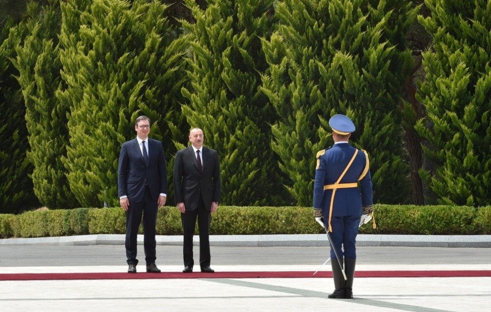 Bakou : la cérémonie d’accueil officiel du président serbe VIDEO