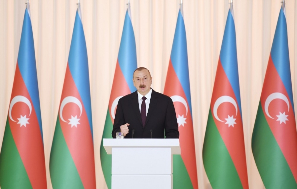Azərbaycan Xalq Cümhuriyyətinin 100 illik yubileyi münasibətilə rəsmi qəbul təşkil olunub  Prezident İlham Əliyev rəsmi qəbulda iştirak edib YENİLƏNİB VİDEO