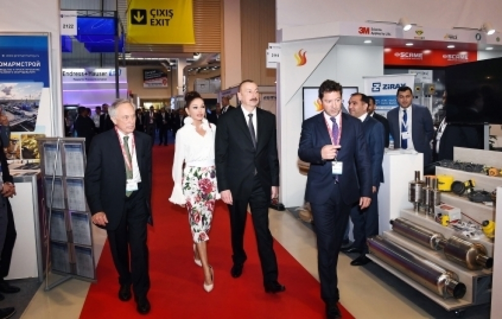 Le président de la République visite le XXVe Salon international « Caspian Oil and Gas » VIDEO