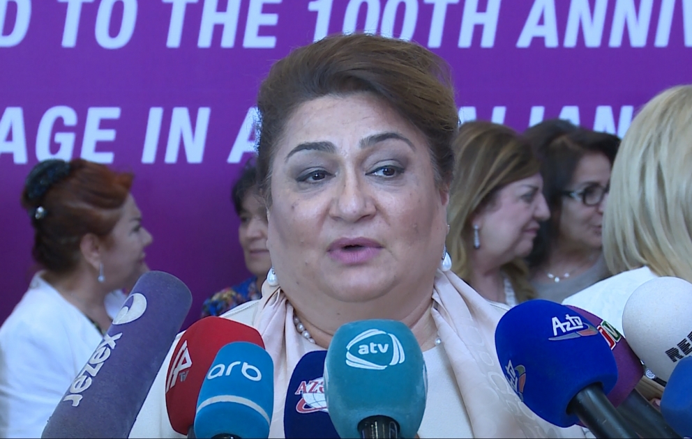 Hicran Hüseynova: Azərbaycan xanımları dünyaya fəal qadın nümunəsi göstərirlər VİDEO