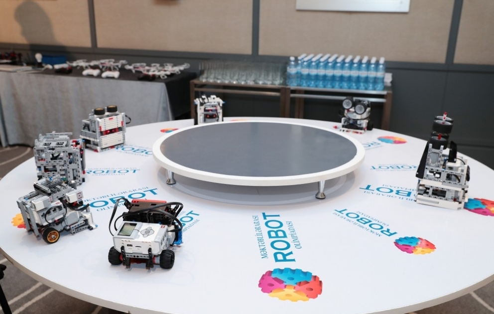 Məktəblilərarası ikinci robot olimpiadasının qalibləri mükafatlandırılıb VİDEO