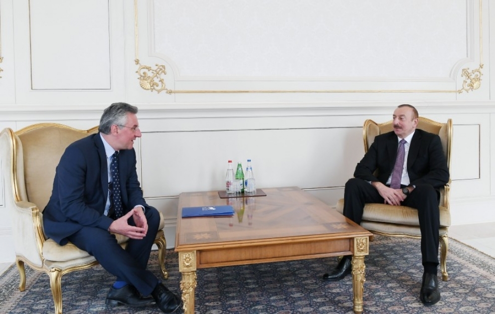 Präsident Ilham Aliyev empfängt den AKRE-Präsidenten Jan Zahradil VIDEO