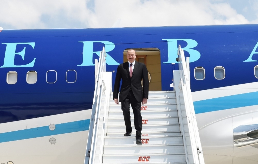 Präsident Ilham Aliyev zu Besuch in der Türkei eingetroffen VIDEO