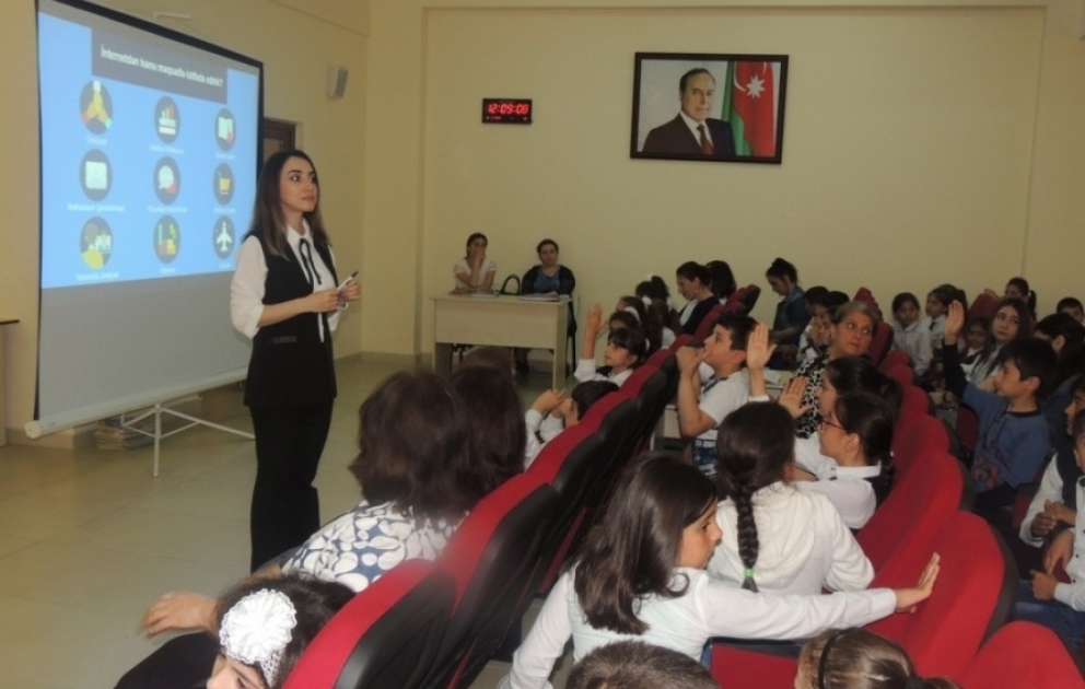 Qəbələdə şagird və valideynlər təhlükəsiz internet üçün filtr xidməti barədə məlumatlandırılıb VİDEO