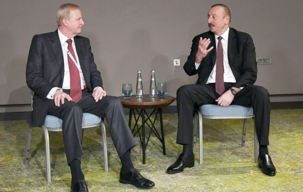 Prezident İlham Əliyev Türkiyənin Əskişəhər şəhərində BP şirkətinin baş icraçı direktoru ilə görüşüb YENİLƏNİB VİDEO