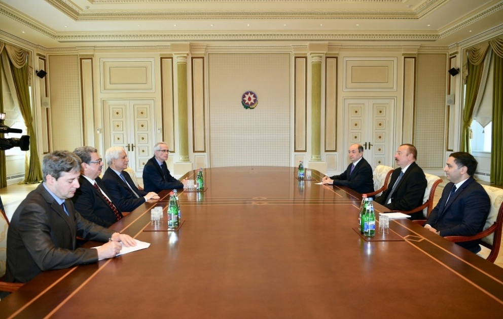 Le président Ilham Aliyev a reçu une délégation menée par le ministre algérien de la Justice VIDEO