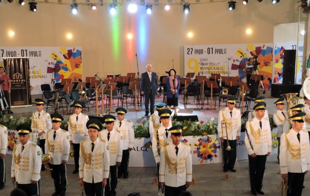 Qədim Şəkidə “İpək Yolu” IX Beynəlxalq Musiqi Festivalı başlayıb VİDEO