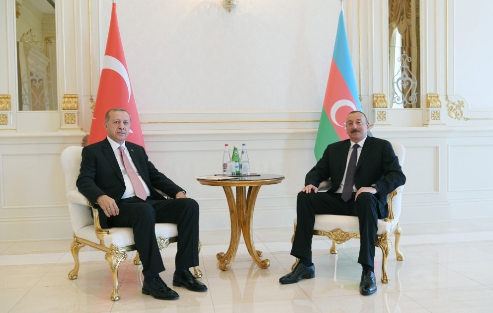 Entretien en tête-à-tête des présidents azerbaïdjanais et turc VIDEO