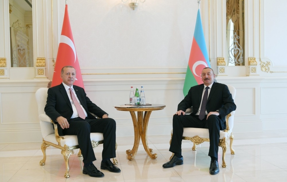 Azerbaijani, Turkish presidents held one-on-one meeting VIDEO