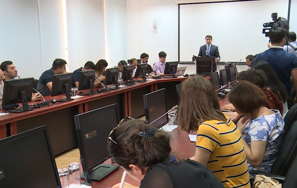 Hikmət Hacıyev: Soydaşlarımızın girovluqda saxlanması Ermənistanın sivil davranışdan kənar ölkə olduğunu göstərir VİDEO