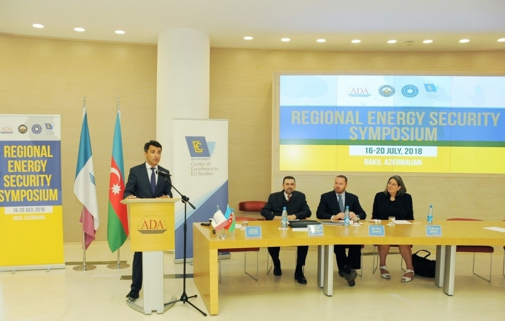 ADA Universitetində regional enerji təhlükəsizliyi üzrə simpozium işə başlayıb VİDEO