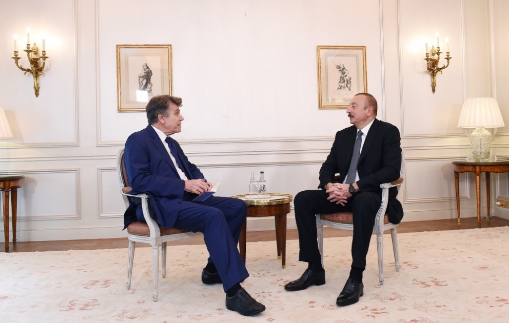 Prezident İlham Əliyev Parisdə Fransa Beynəlxalq Əlaqələr İnstitutunun icraçı sədri ilə görüşüb VİDEO