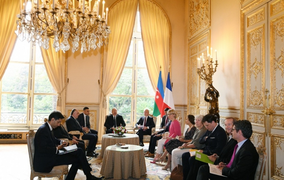 Entretien du président azerbaïdjanais avec le président de l’Assemblée nationale française VIDEO