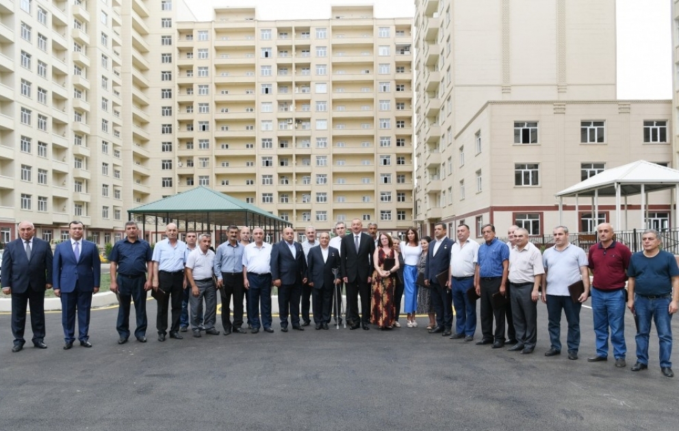 Qarabağ, Böyük Vətən müharibələri, Çernobıl əlillərinə və şəhid ailələrinə mənzillərin və avtomobillərin verilməsi mərasimi olub Azərbaycan Prezidenti İlham Əliyev mərasimdə iştirak edib YENİLƏNİB 2 VİDEO